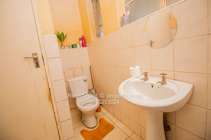 2 Bedroom Flat for Sale in the Avenues