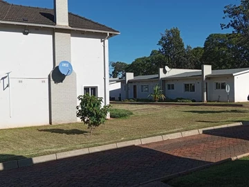 2 Bedroom Flat & Apartment