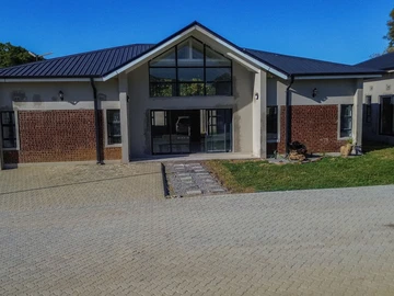 3 Bedroom Garden Flat