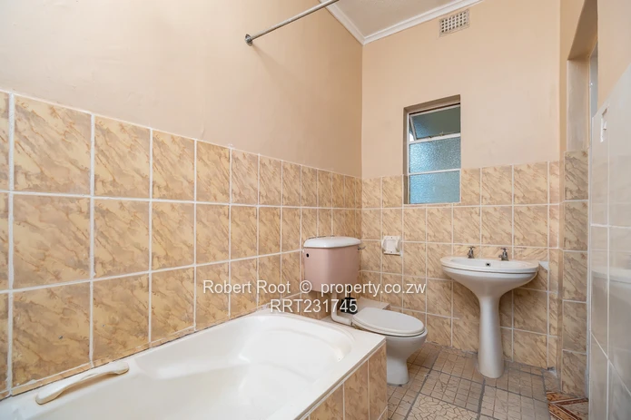 Prime office space along Ascot Road Avondale West!