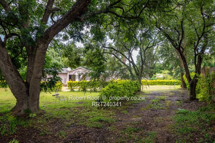 Stunning Road Road Frontage!