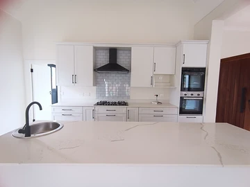 3 Bedroom Flat & Apartment