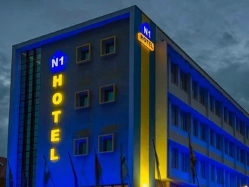Hotel & Lodge