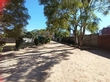 3 bed family home or Office space in Greendale