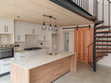 3 Bedroom Flat & Apartment