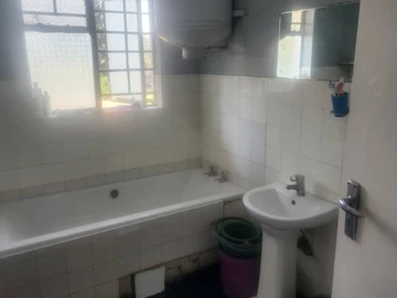 2 Bedroom Flat & Apartment