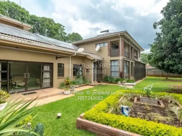 Stunning 3 bed fully furnished apartment!