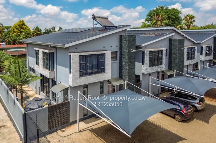 Beautiful 3 Bed Townhouse in Central Avondale 