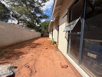 4 Bedroom Flat & Apartment