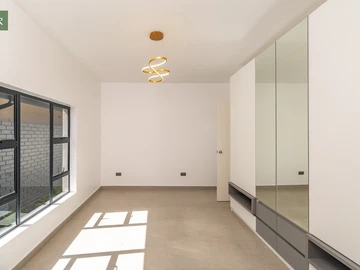 4 Bedroom Garden Flat