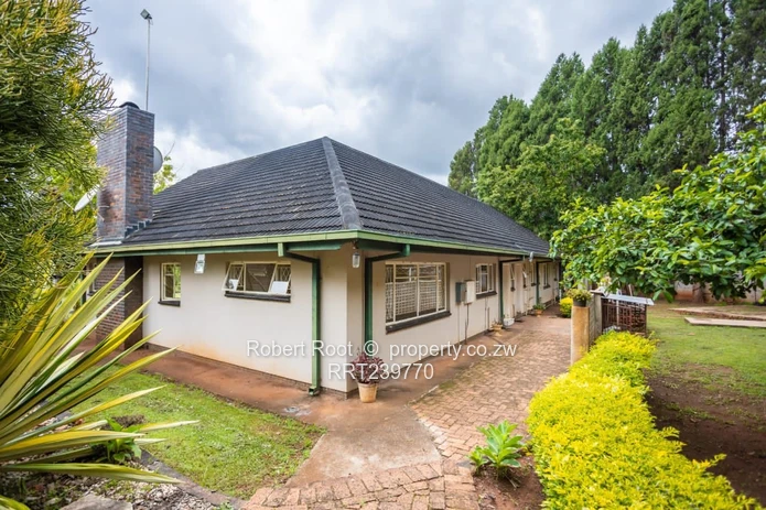 Lovely 4 bed family home in Mandara