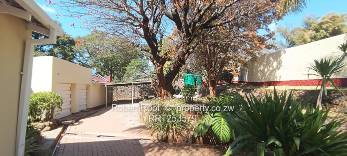 4 bed family home in Greystone Park