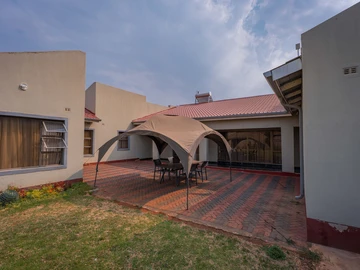 8 Bedroom House