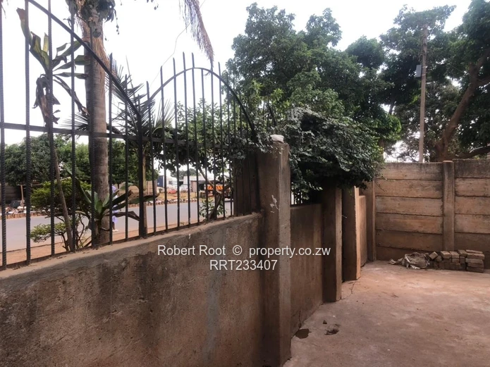 Sole Mandate: Neat Kuwadzana House For Sale