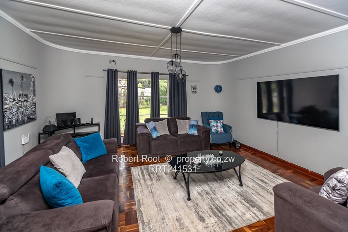 Neat Starter Home In Greendale on 3778 sqm 