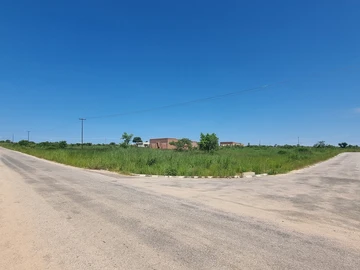 Commercial & Industrial Land