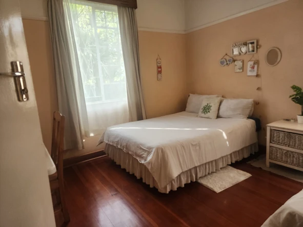 2 Bedroom Flat & Apartment