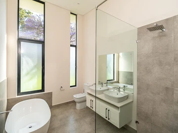 3 Bedroom Garden Flat