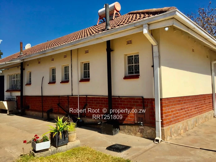  Prime 1-Acre Parktown Property with Separate Cottage
