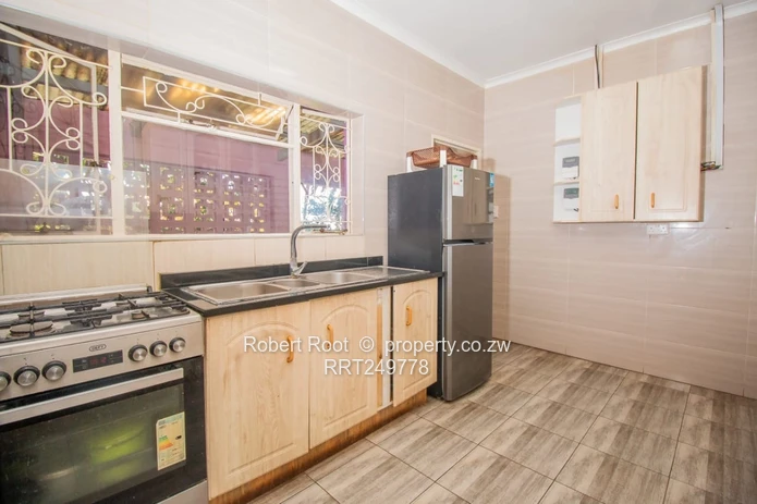 Exceptional fully furnished BNB in Hillside (Sole Mandate)