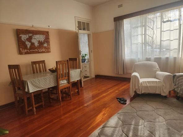 2 Bedroom Flat & Apartment