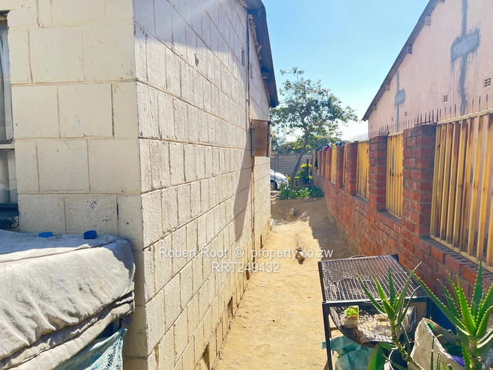 Core house for sale in Zengeza