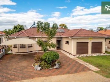 Beautiful 4 Bedroom Home In Hogerty Hill