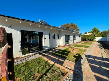 Hotel & Lodge