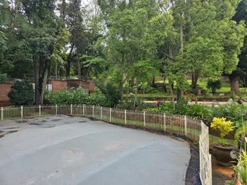 8 Bedroom House