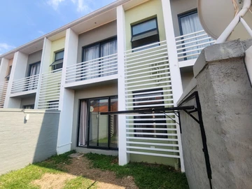 2 Bedroom Flat & Apartment