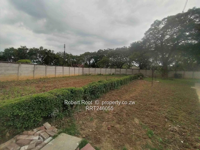 3 bed commercial / residential property in Mabelreign