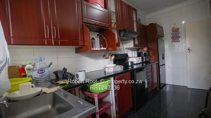 Spacious 3-Bedroom Flat to Let – Avondale (Oxford Road) (Sole Mandate)