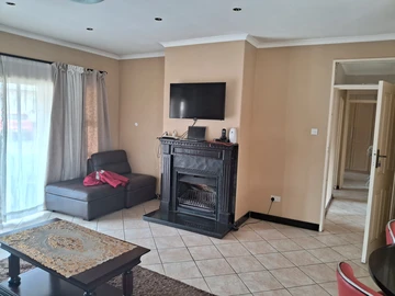 3 Bedroom Flat & Apartment