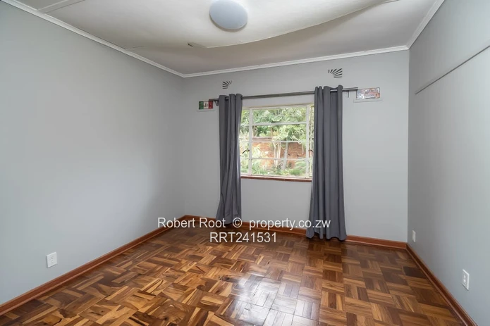 Neat Starter Home In Greendale on 3778 sqm 